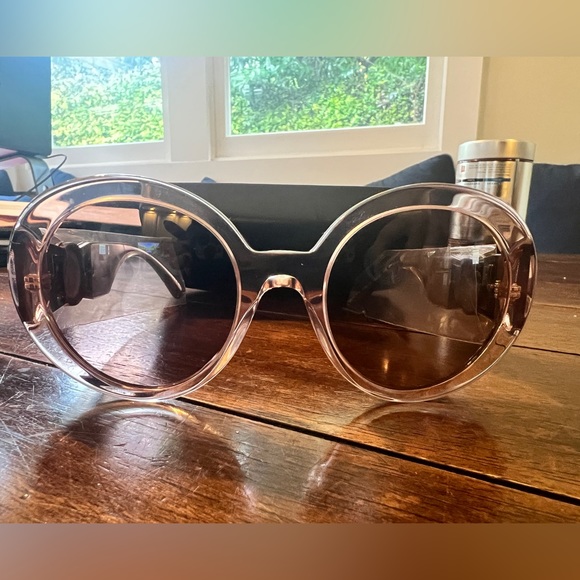 Brand new Versace sunglasses - rose tinted lens - Picture 2 of 4